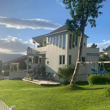 Апартаменты Sentral Naer Naturomrader Тромсё